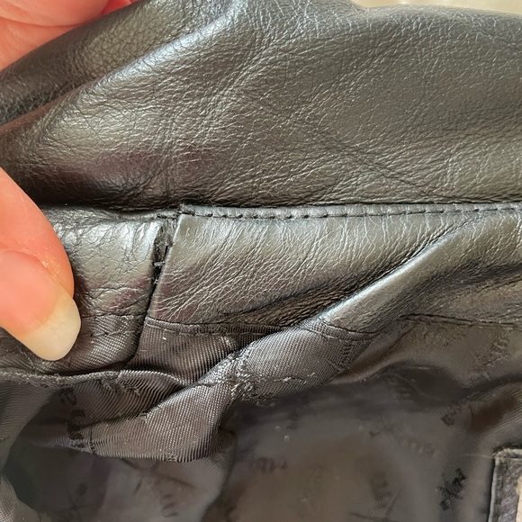 Vintage Wilson’s Black Leather Jacket | M - Picture 11 of 16